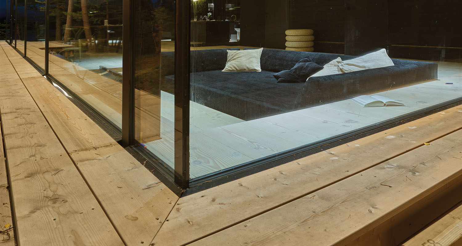 HTWS (Honkatalot Window System) frameless -nurkka