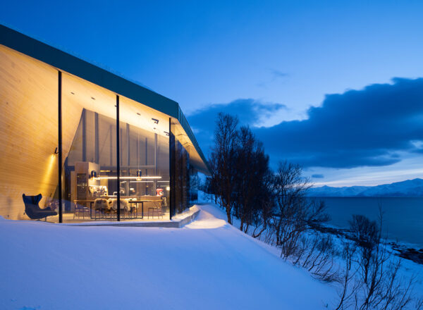 Moderni puutalo Aurora Lodge, Lyngen, Norja