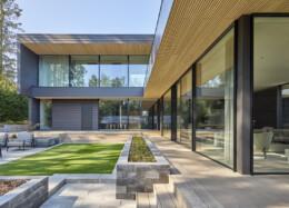 Modernin Casa Cahveli -hirsitalon terassialue