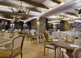 Hirsihotelli El Lodge, ravintola