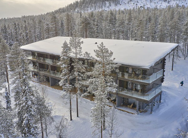 Kurula´s Resort on hirsirakenteinen hotelli Pyhätunturilla