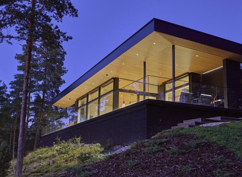 Moderni hirsihuvila Villa Havsvik