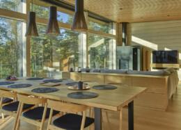 Villa Havsvikin ruokailutila
